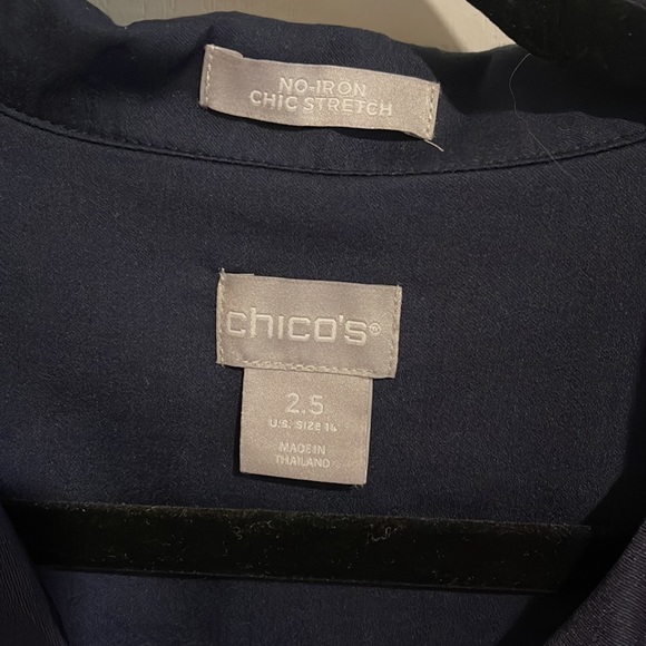 Chico’s Navy Button Back Tunic No-Iron Collection - Picture 4 of 4